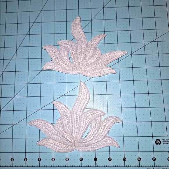 Sequin applique leaf pair silver - Picture 3 of 3